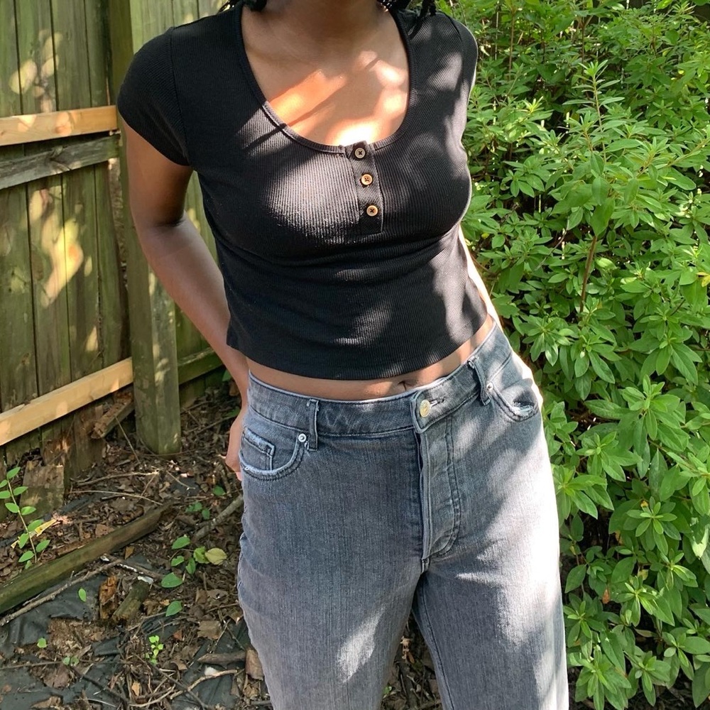 ✿ Cute Cropped Black Tee ✿